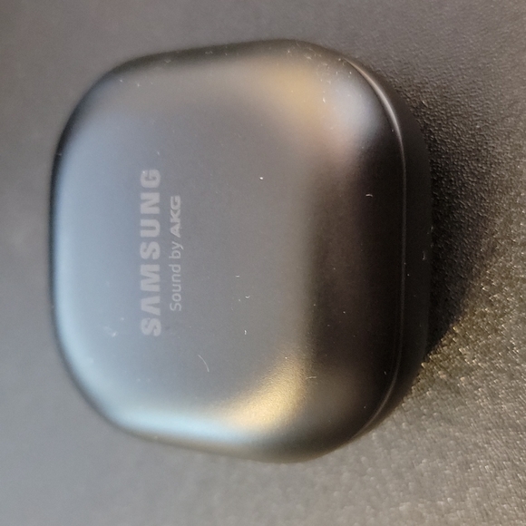 Samsung Galaxy Buds Pro - Picture 1 of 3